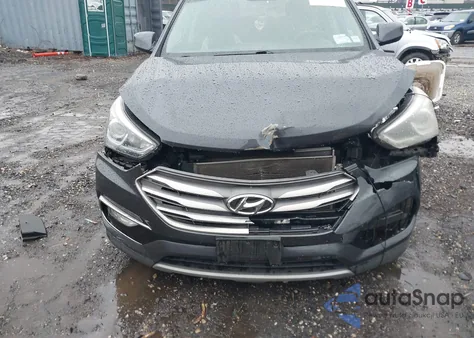 2017 Hyundai Santa Fe Sport 2.4L z USA, uszkodzony, nr VIN 5XYZUDLB8HG497577